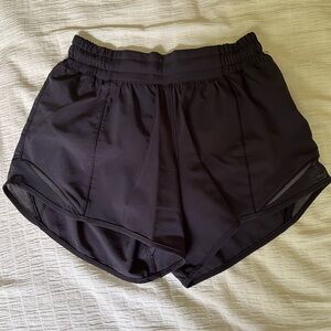 Lululemon hotty hot low rise 4”